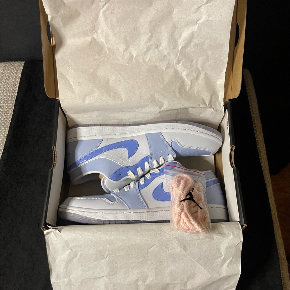 Jordan 1 Low SE Mighty Swooshers 2021 100 % Authentic